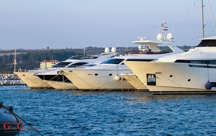 Brisanje brodica i jahti