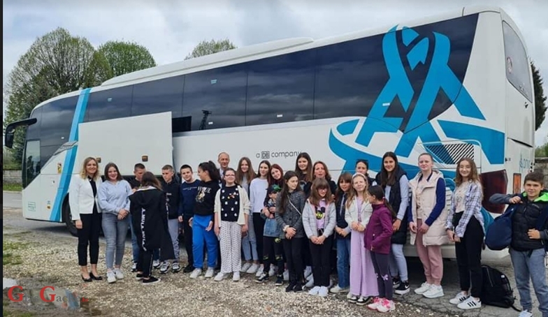 Osnovnoškolski folkloraši u posjetu Muzeju bećarca u Pleternici