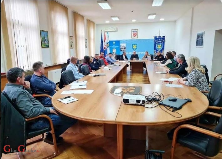 Pred nadolazeću zimsku sezonu održana sjednica Stožera civilne zaštite LSŽ