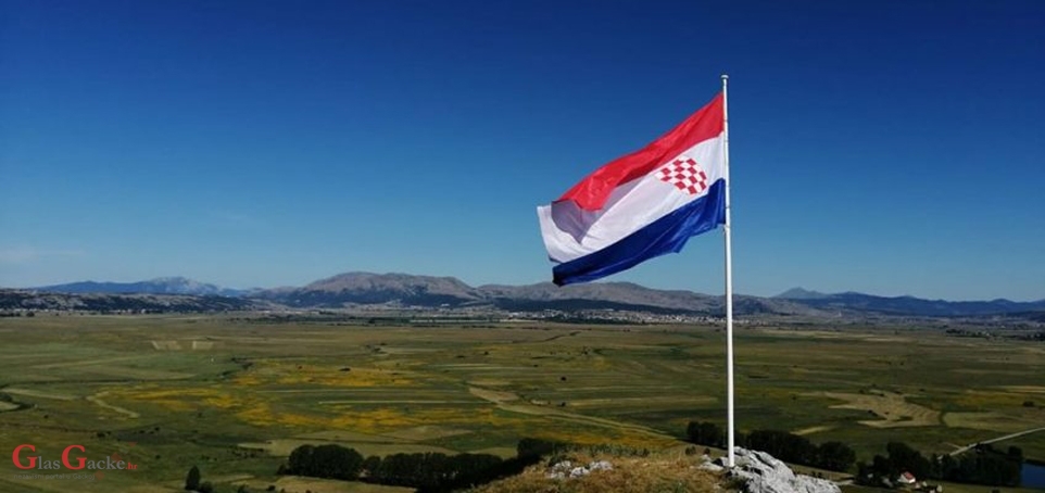 Sve hrvatsko im je - ustaško