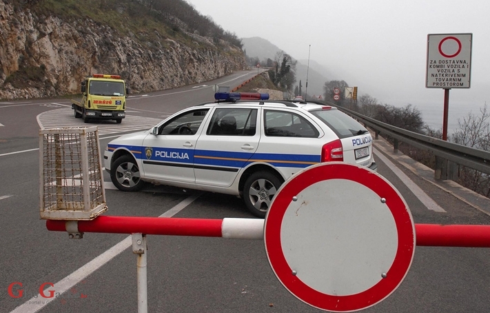 Bura zatvorila prometovanje nekim cestama Bura zatvorila prometovanje nekim cestama