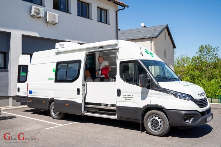 Mobilna ljekarna stigla u Gospić Mobilna ljekarna stigla u Gospić