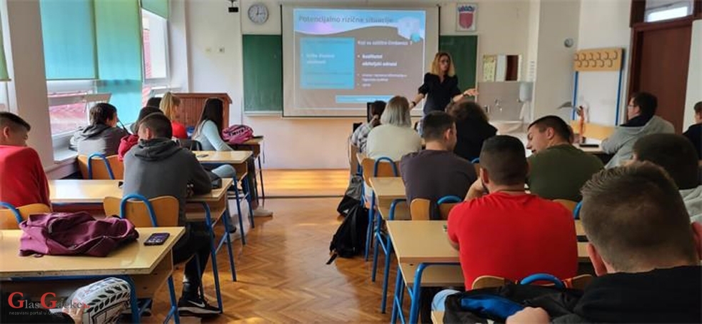 Učenicima održana predavanja o trgovanju ljudima