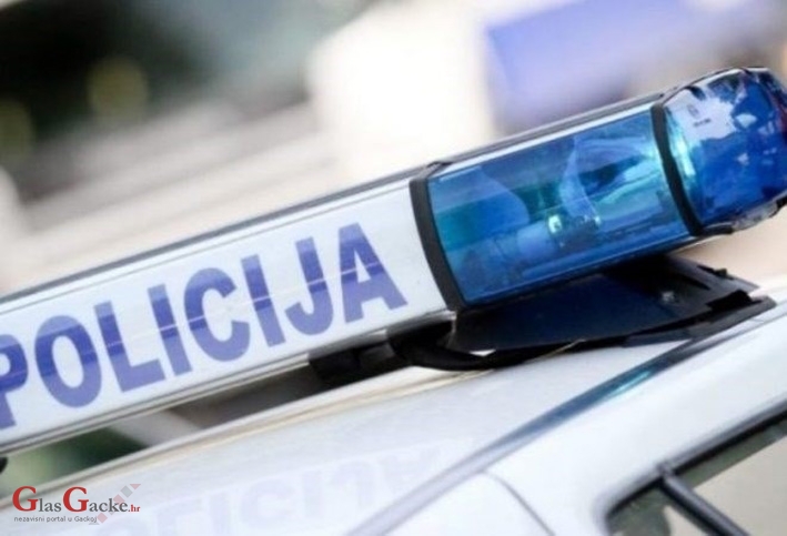 Automobilom na skupinu ljudi