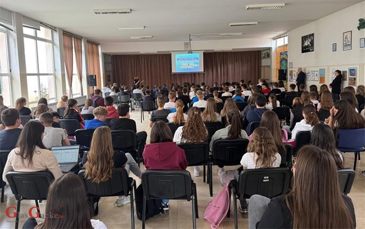 Edukacijom učenika podiže se svijest o sigurnosti najmlađih u prometu