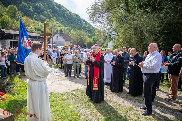 Zrin: 82. obljetnica stradanja Hrvata obilježena jubilarnim tridesetim hodočašćem