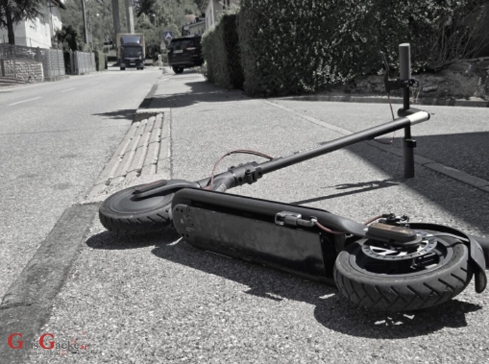 Stradalo dijete vozeći el. romobil