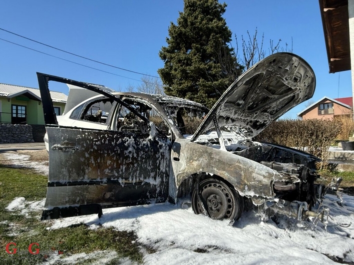 Nepoznati počinitelj zapalio osobni automobil
