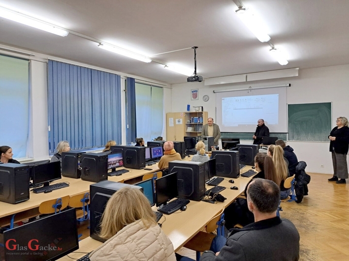 Za 500 eura mikrokvalifikacija za temeljnu digitalnu pismenost