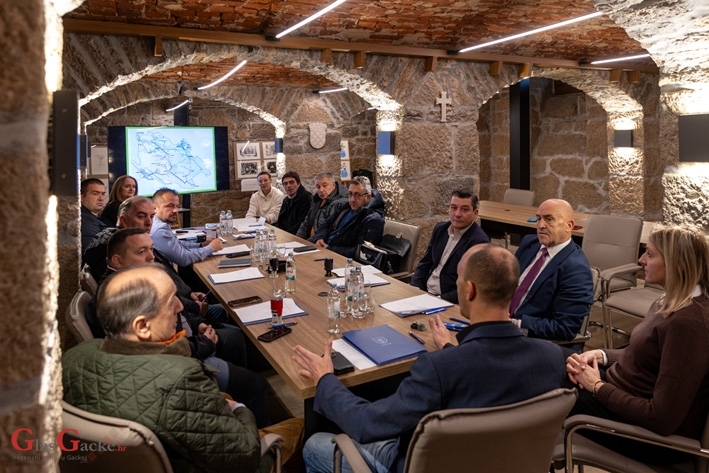 Potpisani ugovori o sufinanciranju javne usluge prijevoza putnika Potpisani ugovori o sufinanciranju javne usluge prijevoza putnika