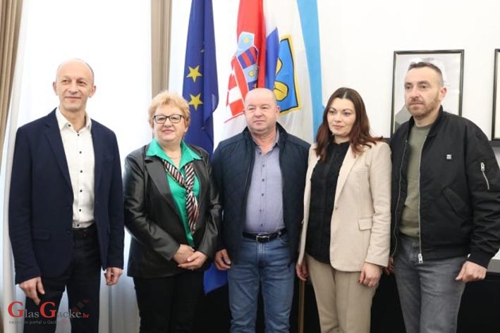 Potpisani ugovori s prijevoznicima mlijeka 