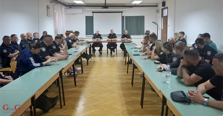 U PU ličko-senjsku stiglo pojačanje za vrijeme turističke sezone