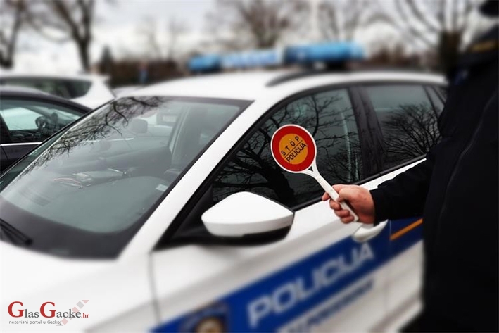 Jurili autocestom pa im zabranilo vožnju u Hrvatskoj