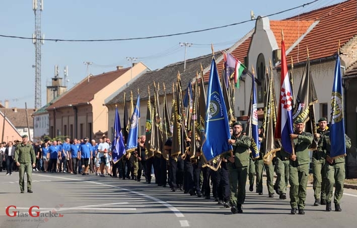 Odana počast tragično poginulim pripadnicima Policijske postaje Dalj