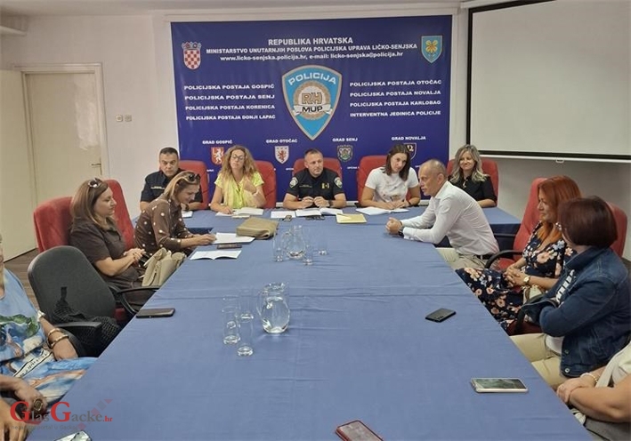 Međuresornom suradnjom do veće sigurnosti djece i mladih Međuresornom suradnjom do veće sigurnosti djece i mladih