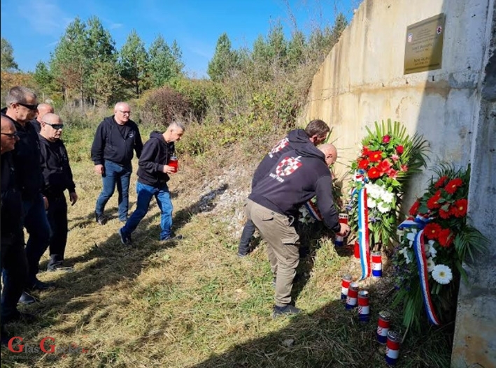 Albanski dragovoljci odali počast poginulim sunarodnjacima u Gospiću i Ličkom Osiku 