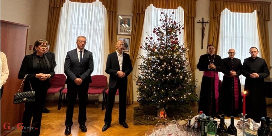 Održan predbožićni susret biskupa Mede s predstavnicima vlasti Održan predbožićni susret biskupa Mede s predstavnicima vlasti