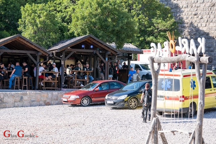U Karlobagu otvorena prva službena plaža za motoriste – Moto plaža Tatinja