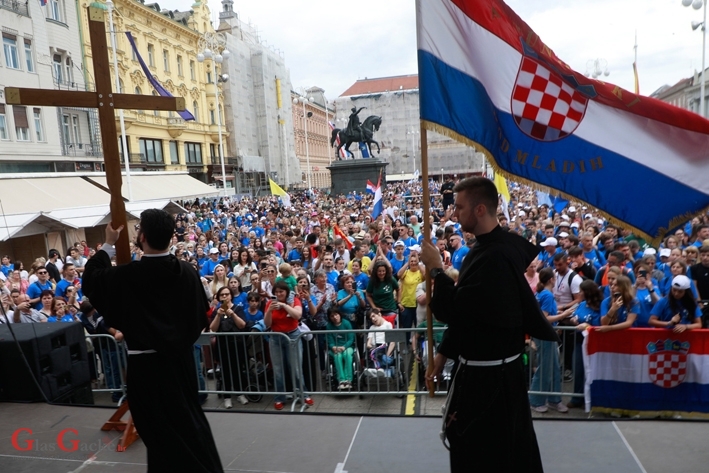 Tisuće i tisuće mladih na 8. Antunovskom hodu 