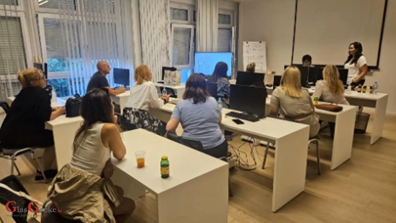 Vizualna komunikacija u fokusu radionice u Otočcu