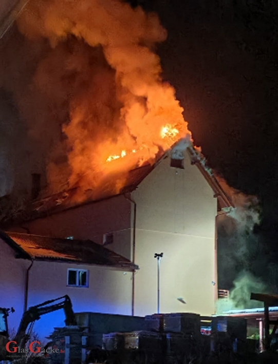 Izbio požar na hotelu Mirni kutak u Otočcu