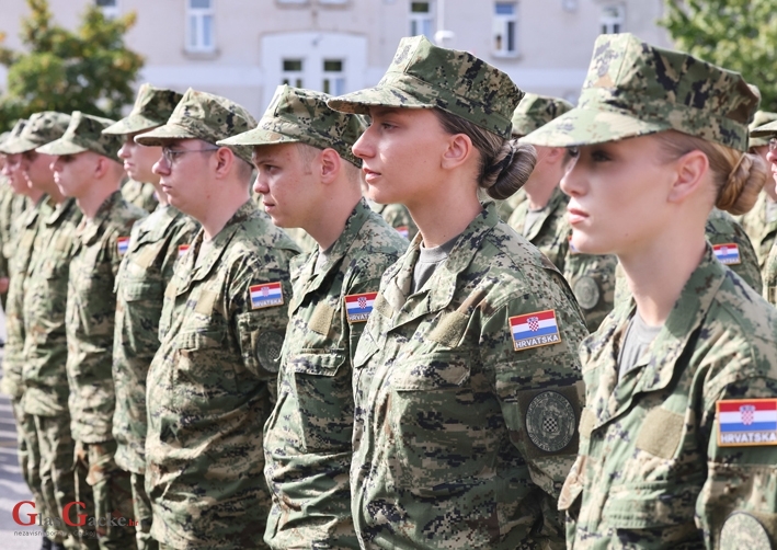 Ročnici trećeg naraštaja na TVO-u ponosno prisegnuli Domovini Ročnici trećeg naraštaja na TVO-u ponosno prisegnuli Domovini