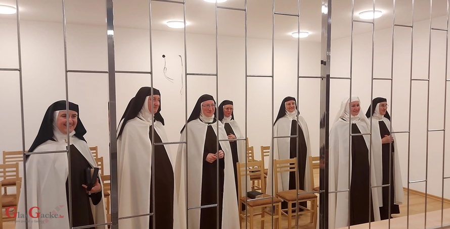 Karmelićanke ušle u klauzuru