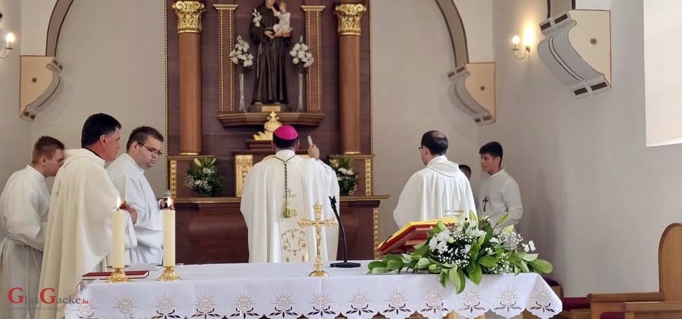 Blagoslov novog oltara i mozaika svetog Ante