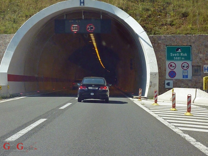 Prometna nesreća u tunelu Sv. Rok i zastoj u prometu