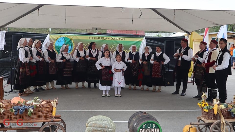 Ma Kuljani pomeli sve u Dubravcima!