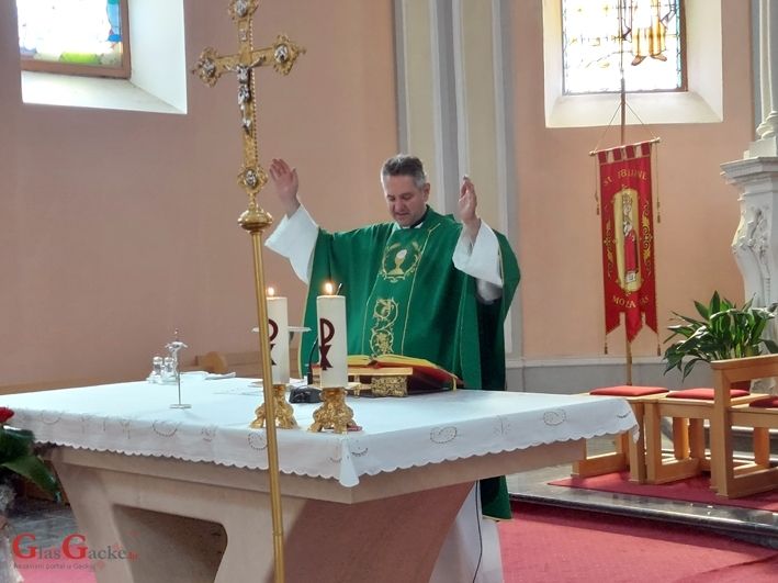 Nastupna misa otočkog župnika Marinka Miličevića i vikaru mu don Kaćunka