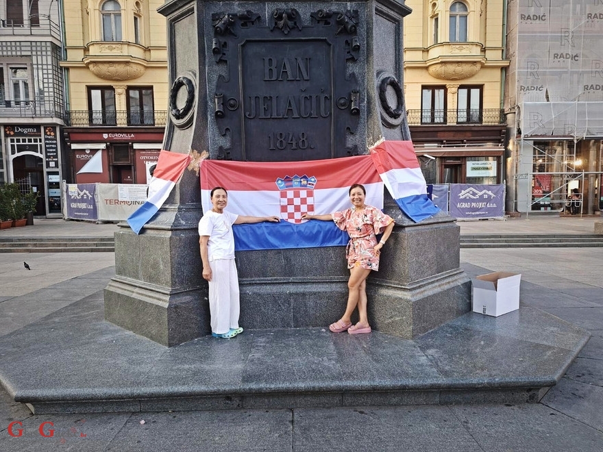 Zagreb bez zastava na Trgu bana Jelačića u vrijem proslave Oluje