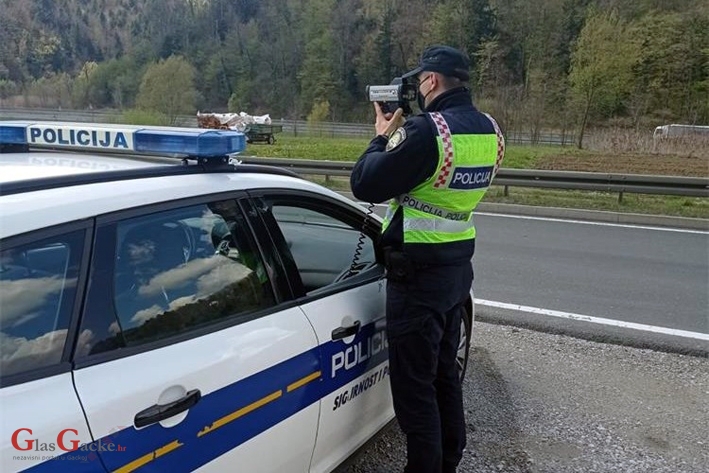 Na autocesti vozio 226 km/h i kažnjen s 1500 eura i zabranom vožnje