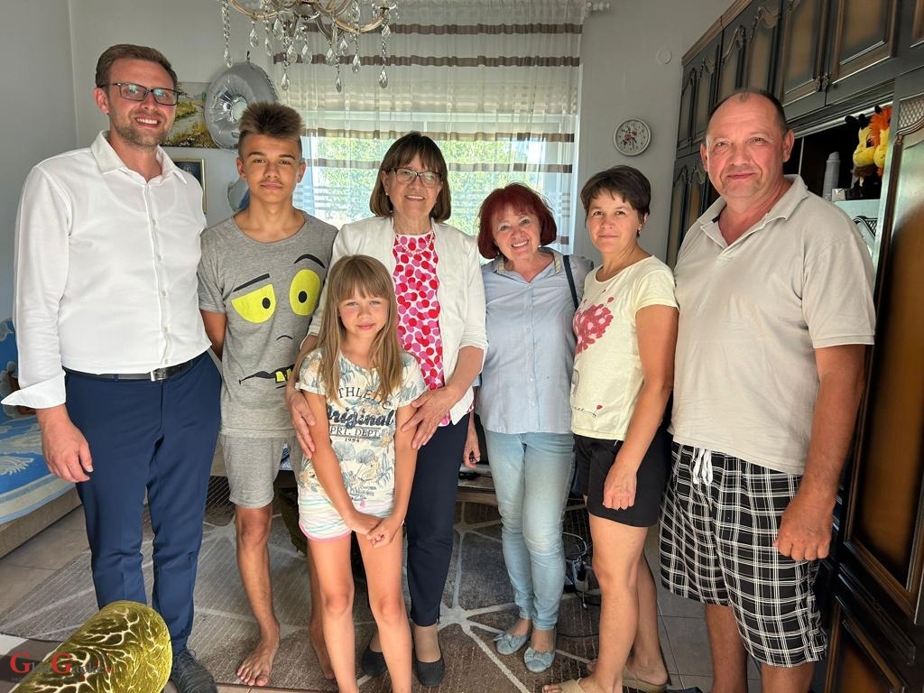 Saborska zastupnica Zdravka Bušić posjetila ukrainsku obitelj u Sincu Saborska zastupnica Zdravka Bušić posjetila ukrainsku obitelj u Sincu