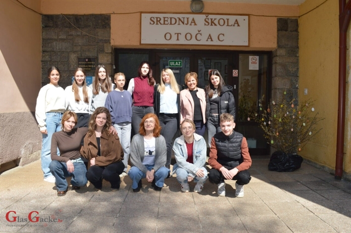 Učenici SŠ Otočac zabljesnuli na županijskom natjecanju iz hrvatskoga jezika