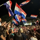 Mladi u Međugorju na Mladifestu pjevaju Thompsonovu 'Lijepa li si'