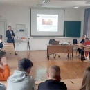 Policajci educirali učenike o dobrim i lošim stranama TikTok-a