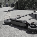 Stradalo dijete vozeći el. romobil