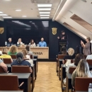 U Gospiću održana važna tribina o poteškoćama odrastanja