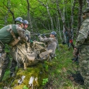 Pripadnici HV i partnerskih zemalja uz pomoć instruktora Slovenske vojske svladali su planinarske i alpinističke tehnike ključne za planinsko ratovanj
