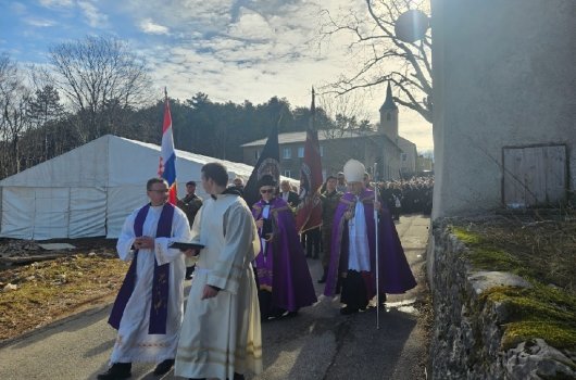 Biskup Bogdan predvodio molitvu prigodom 30. obljetnice smrti Damira Tomljanovića Gavrana