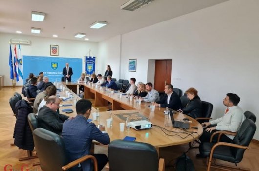 Gospodarski savjetnici i predstavnici stranih trgovinskih ureda akreditiranih pri stranim diplomatskim misijama u posjetu Ličko-senjskoj županiji