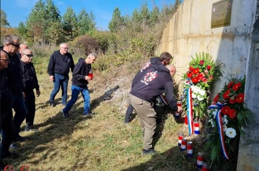 Albanski dragovoljci odali počast poginulim sunarodnjacima u Gospiću i Ličkom Osiku 