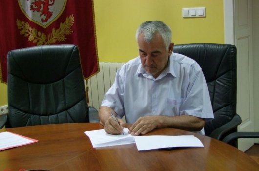 "Za ljepši Otočac " - Gradonačelnik Kostelac potpisao 15 ugovora za obavljanje javnih radova 