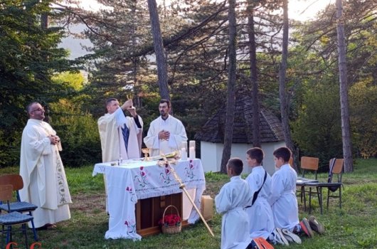 Proslava Gospe Žalostne u Otočcu i na Fortici
