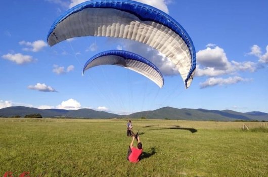 Sokolovi aktivni u paraglidingu