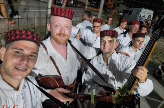 Gačani nastupili na 9. večerima folklora u Tinju