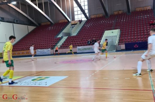 Juniori: MNK Otočac - MNK Futsal Pula, 1 : 13