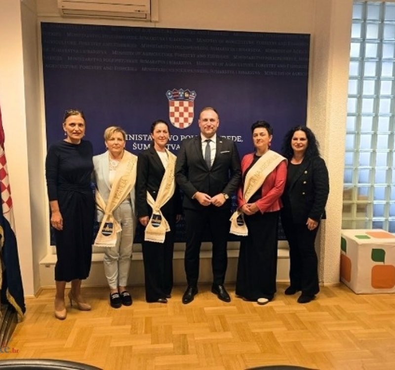 Ministar Vlajčić primio najuzornije hrvatske seoske žene 
