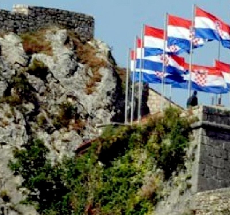 Milanović će danas na kninskoj tvrđavi podijeliti odlikovanja i uručiti promaknuća